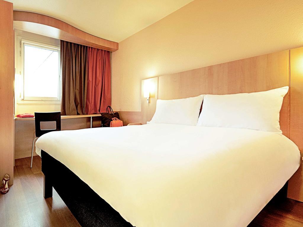 Ibis Etampes Hotel Exterior photo