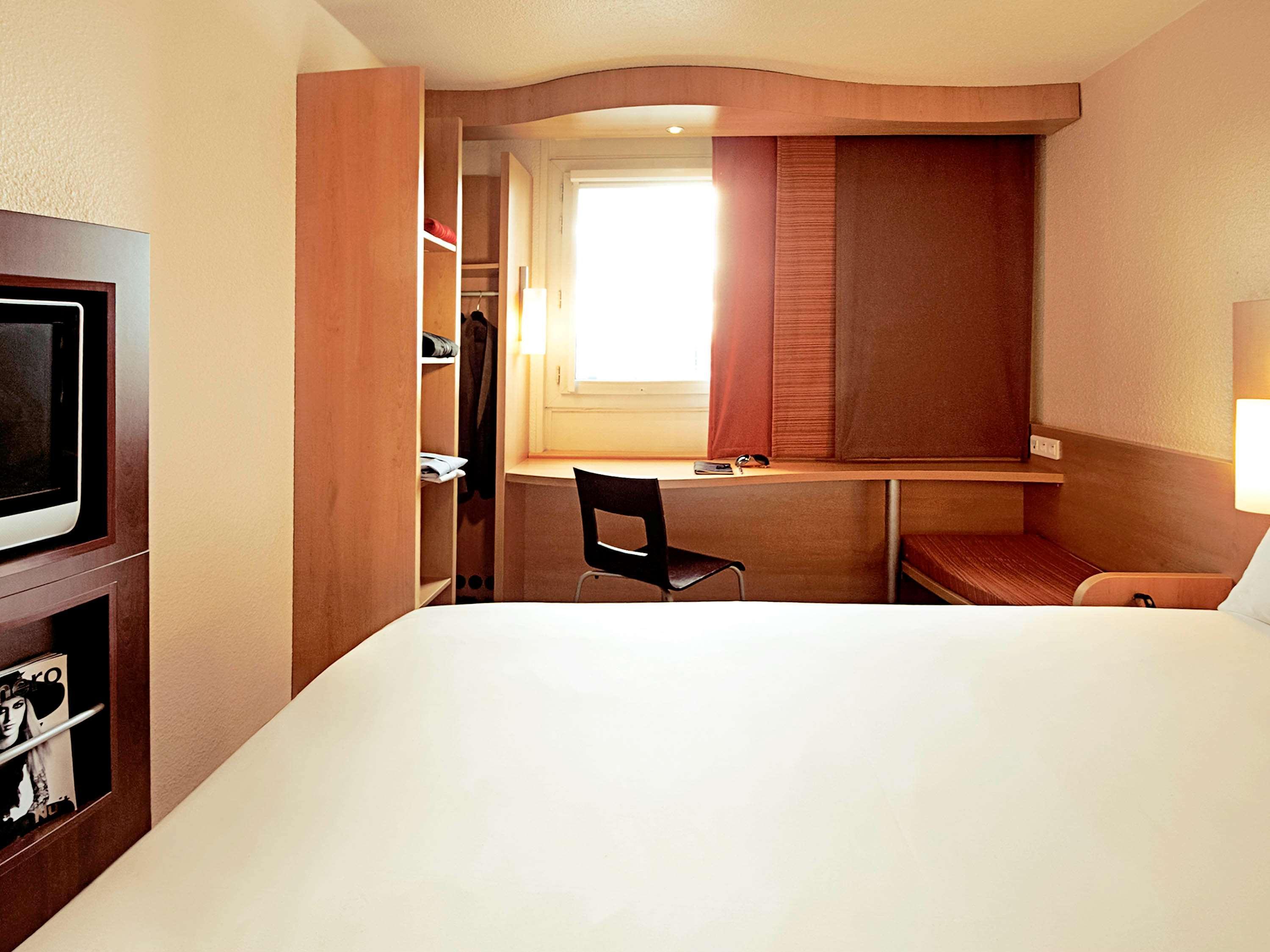 Ibis Etampes Hotel Exterior photo