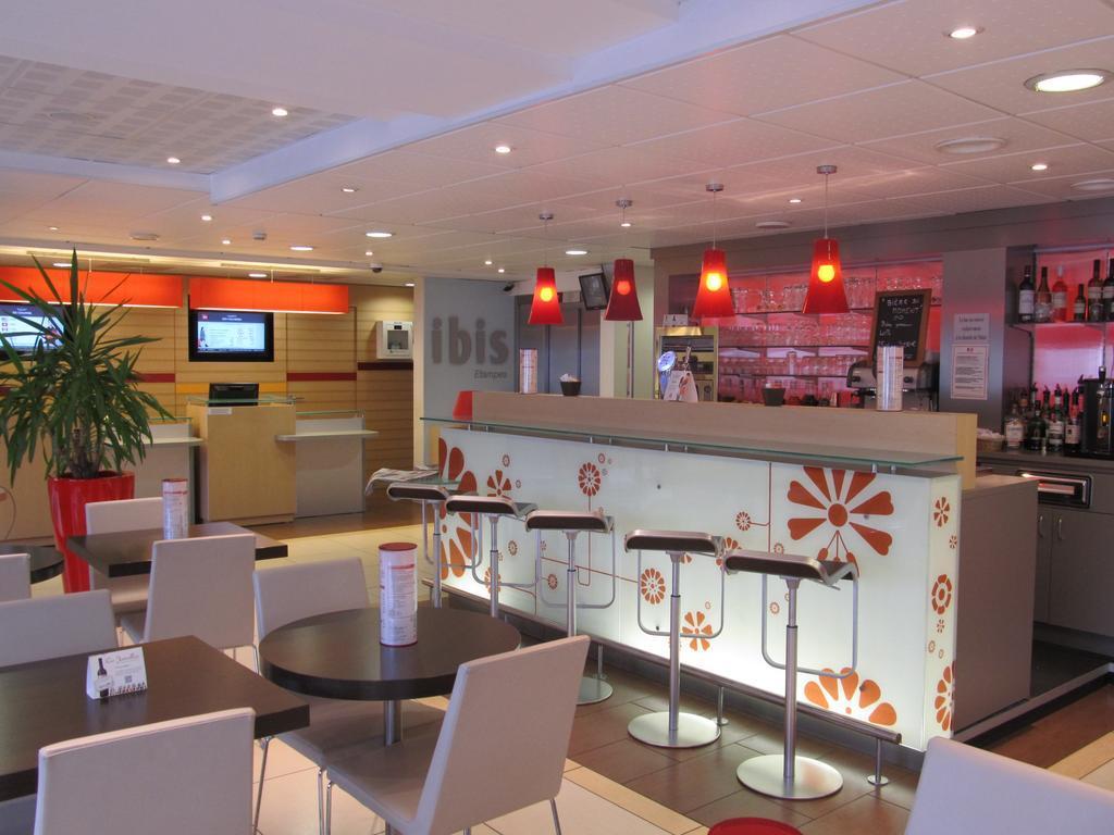 Ibis Etampes Hotel Exterior photo