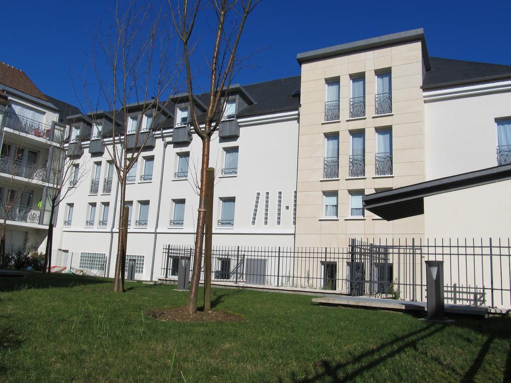 Ibis Etampes Hotel Exterior photo