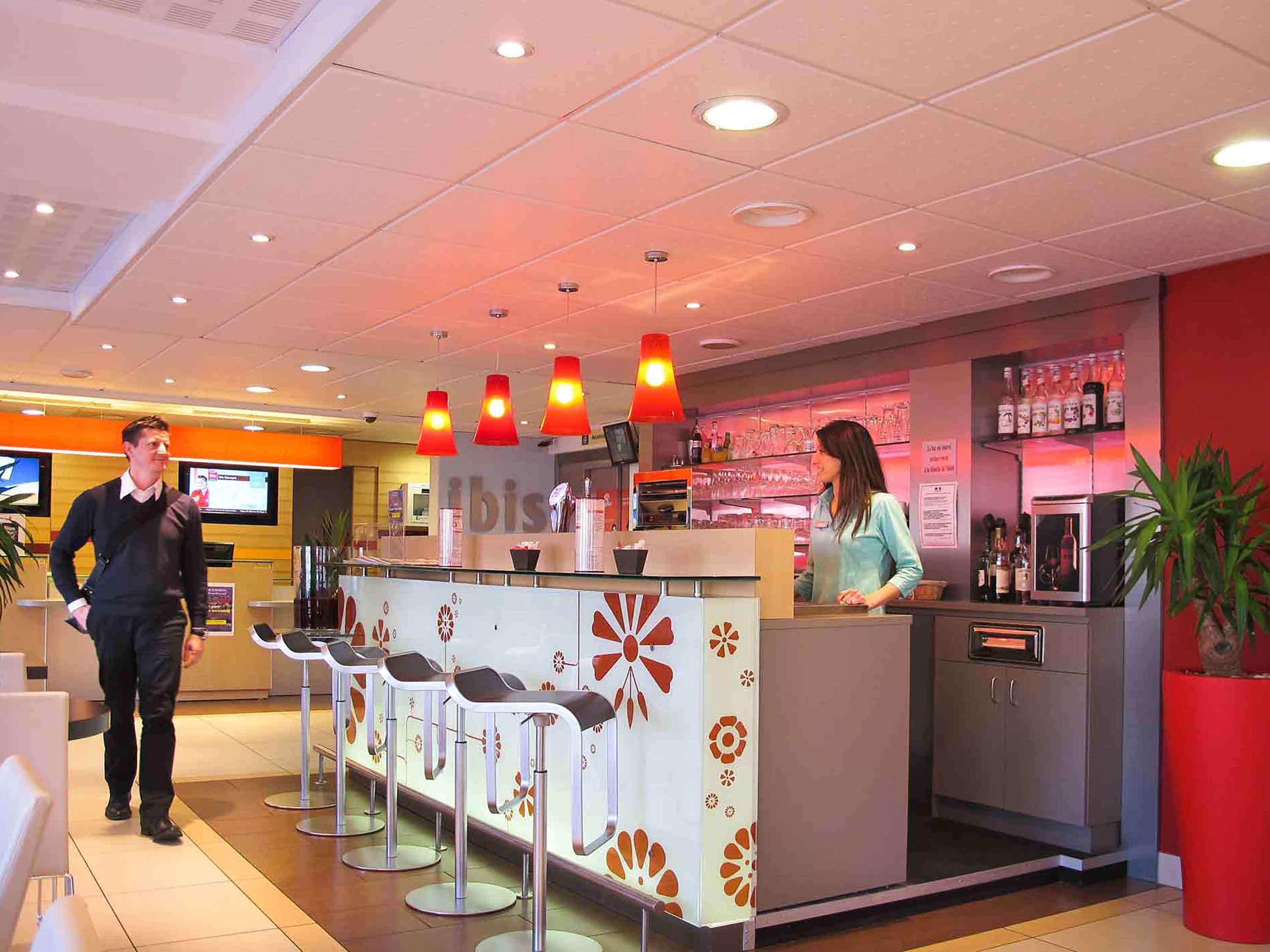 Ibis Etampes Hotel Exterior photo