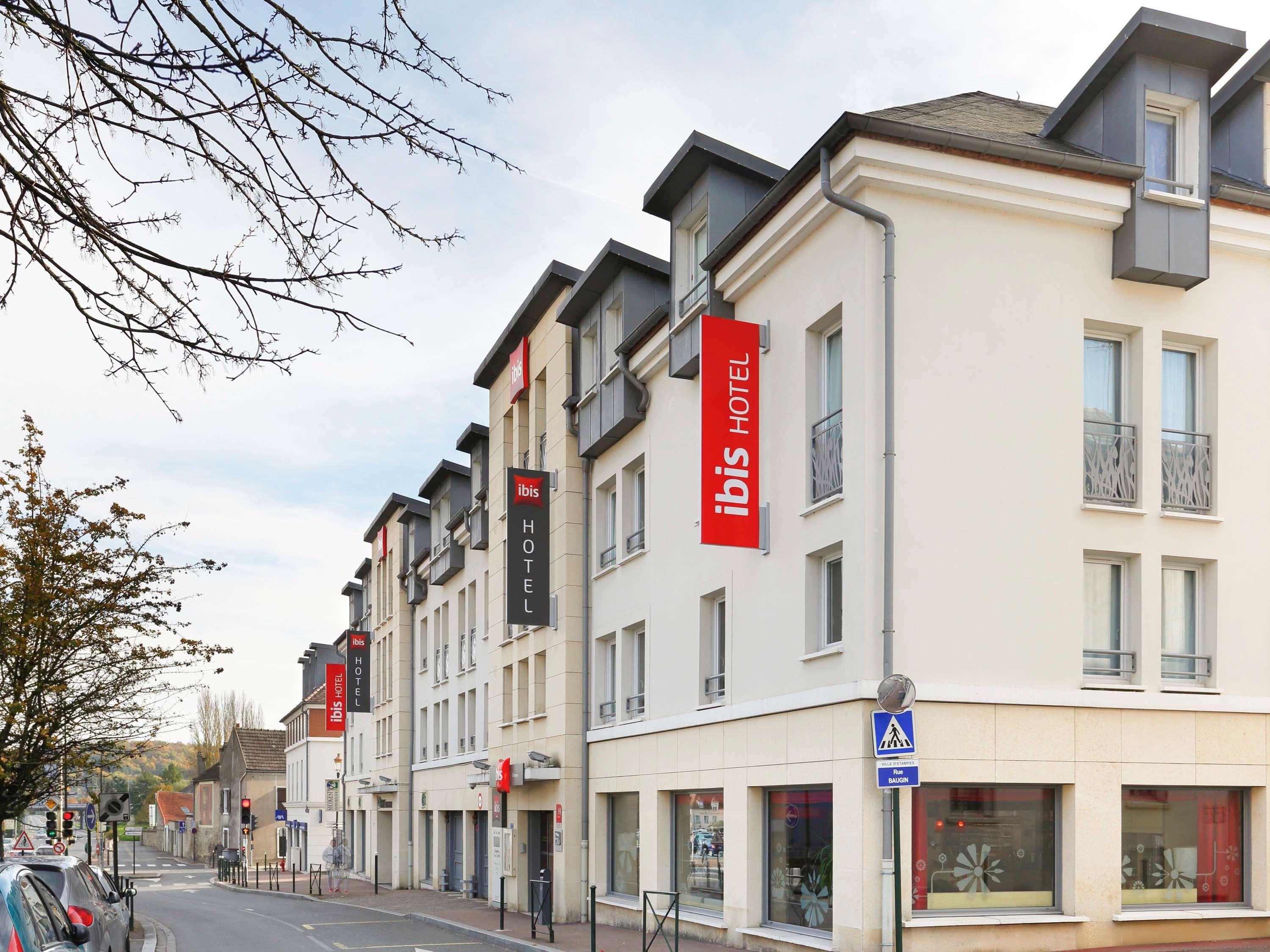 Ibis Etampes Hotel Exterior photo