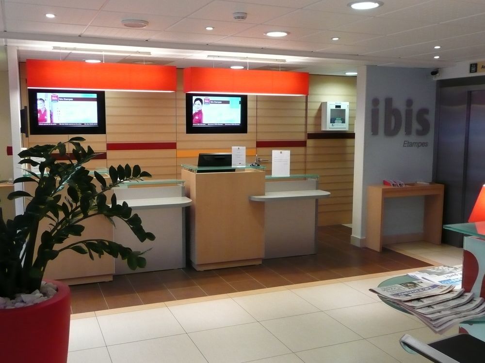 Ibis Etampes Hotel Exterior photo